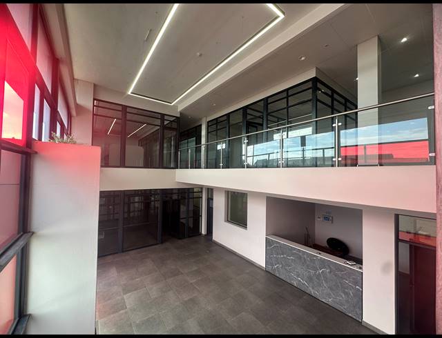 2,344M² WAREHOUSE FOR SALE IN JET PARK